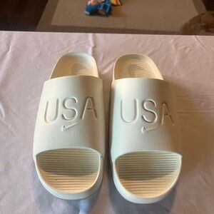 Nike Calm Men’s USA Slides - White